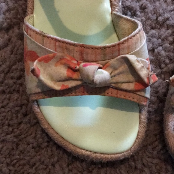 Gymboree “ Wildflower Fields” sandals Sz 8 - Picture 2 of 9